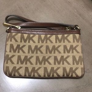 Michael kors clutch